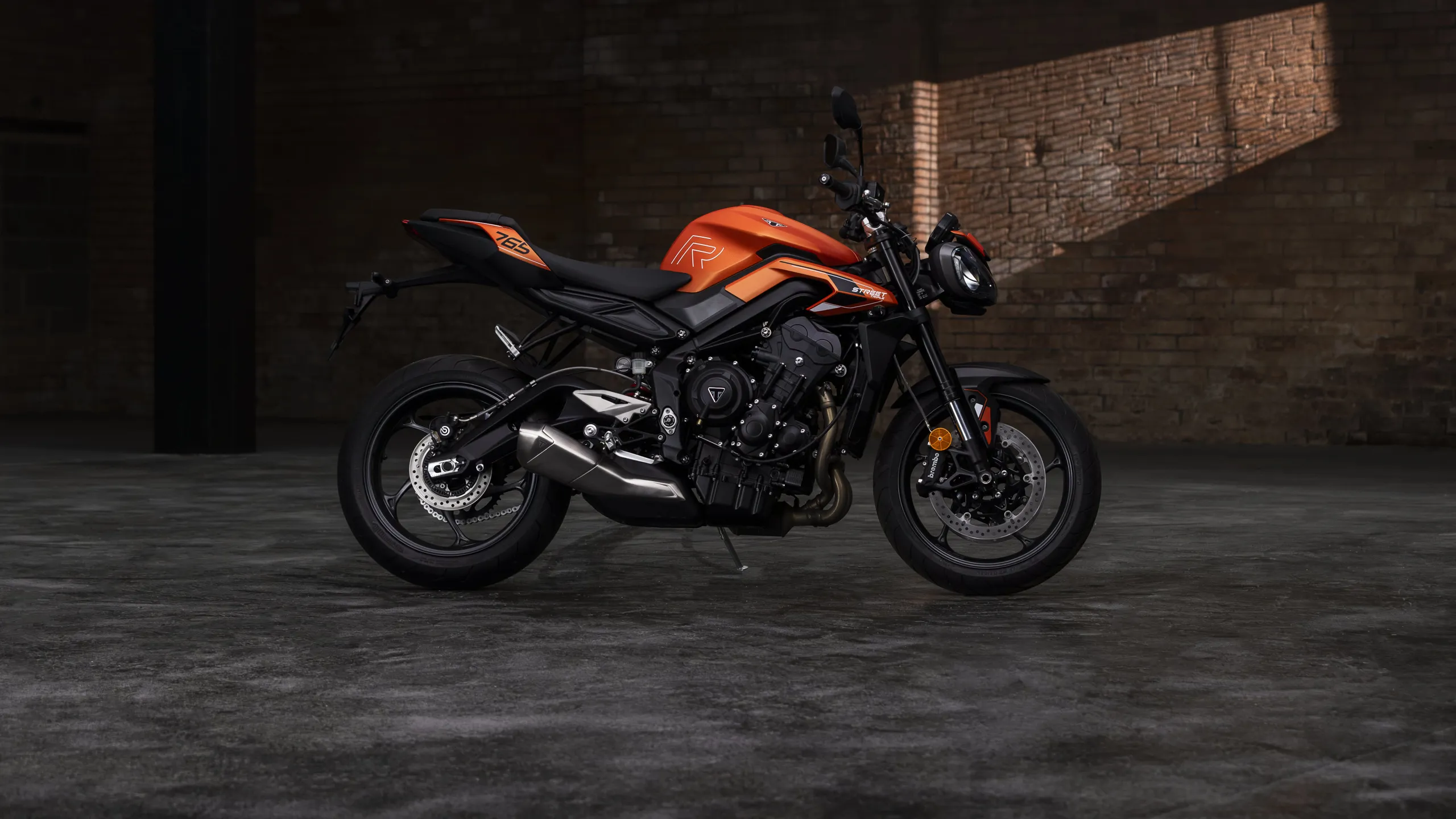 Streettripler A2 MY25 CW4I4037 GE